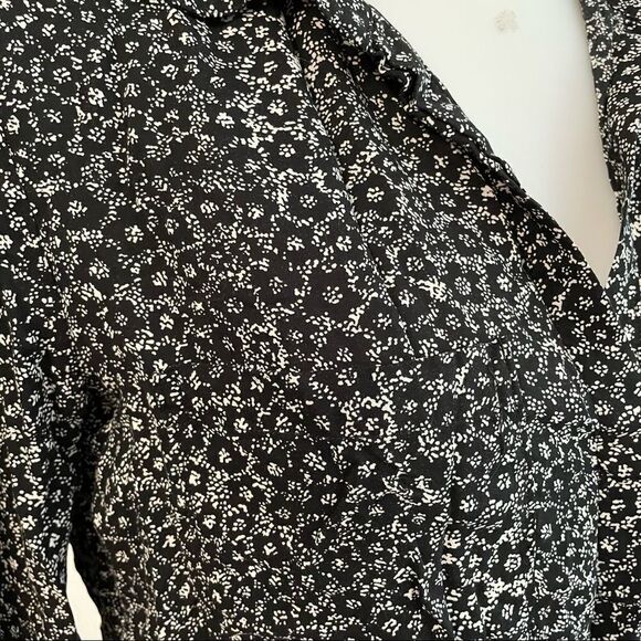 ANTHROPOLOGIE CLOTH & STONE DITSY FLORAL BLACK WHITE BUTTON FRONT LS BLOUSE XS - Picture 4 of 5